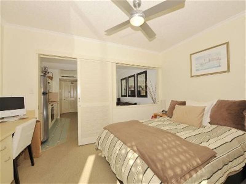 85 Deakin Street, Kangaroo Point QLD 4169