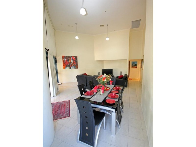 2 Goodwin Street, Kangaroo Point QLD 4169