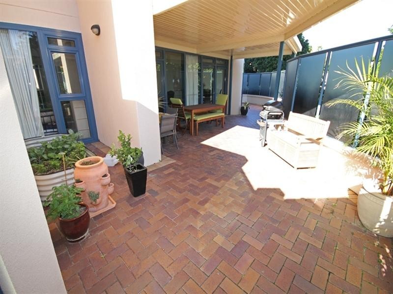 2 Goodwin Street, Kangaroo Point QLD 4169