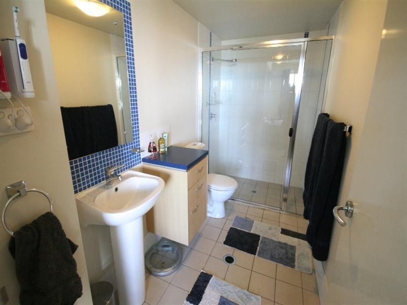 19 Thorn Street, Kangaroo Point QLD 4169