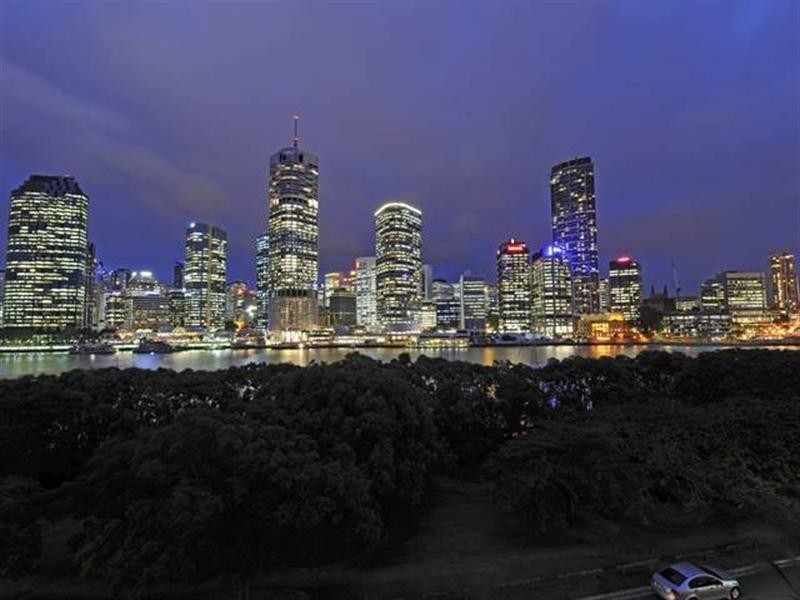 16 MacDonald Street, Kangaroo Point QLD 4169