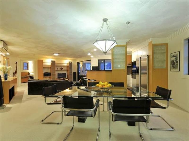 16 MacDonald Street, Kangaroo Point QLD 4169