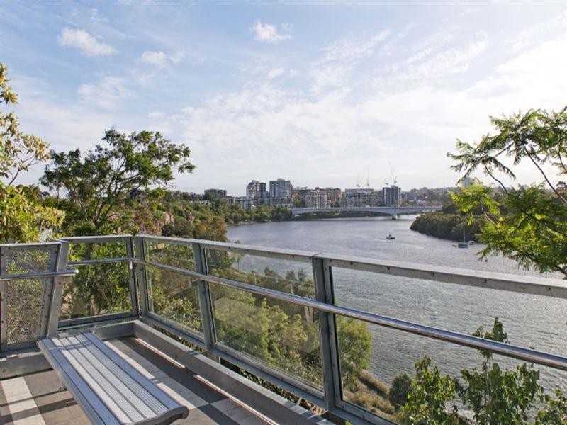 19 Bell Street, Kangaroo Point QLD 4169
