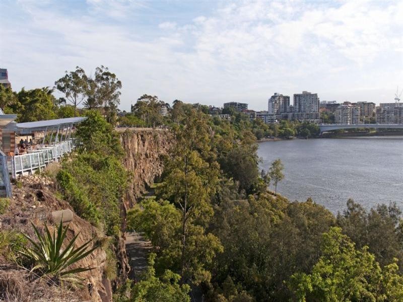 19 Bell Street, Kangaroo Point QLD 4169