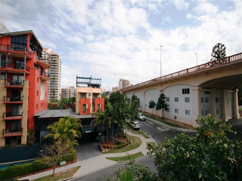 85 Deakin Street, Kangaroo Point QLD 4169