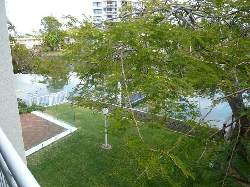 16 Paradise Island, Surfers Paradise QLD 4217