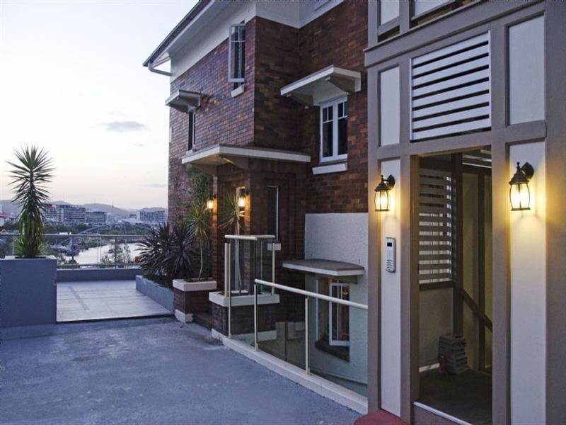 25 Ellis Street, Kangaroo Point QLD 4169