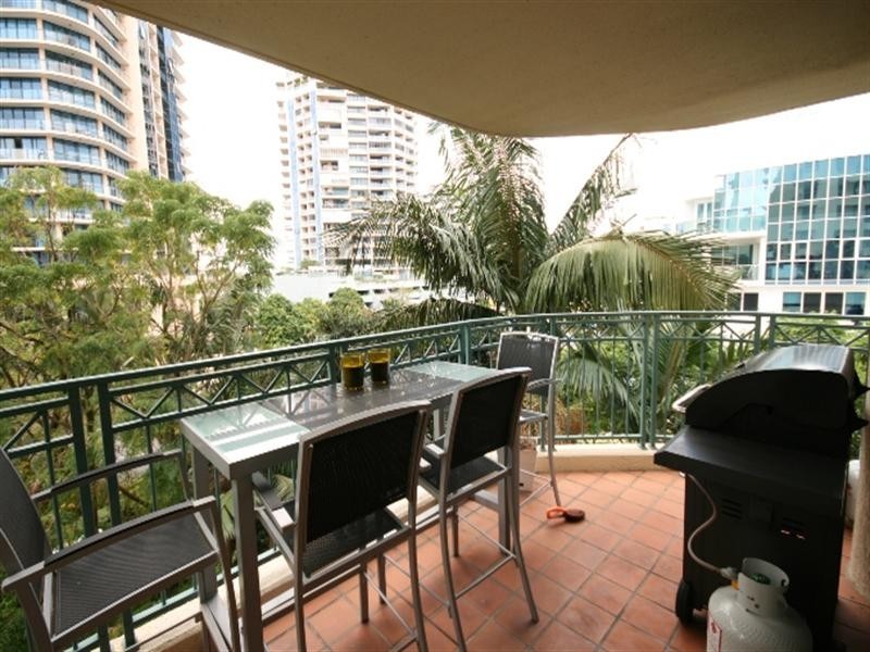 1 Goodwin Street, Kangaroo Point QLD 4169