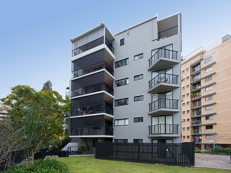75 Thorn Street, Kangaroo Point QLD 4169