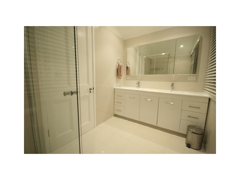 64 Pearson Street, Kangaroo Point QLD 4169