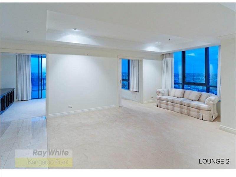 8 Goodwin Street, Kangaroo Point QLD 4169