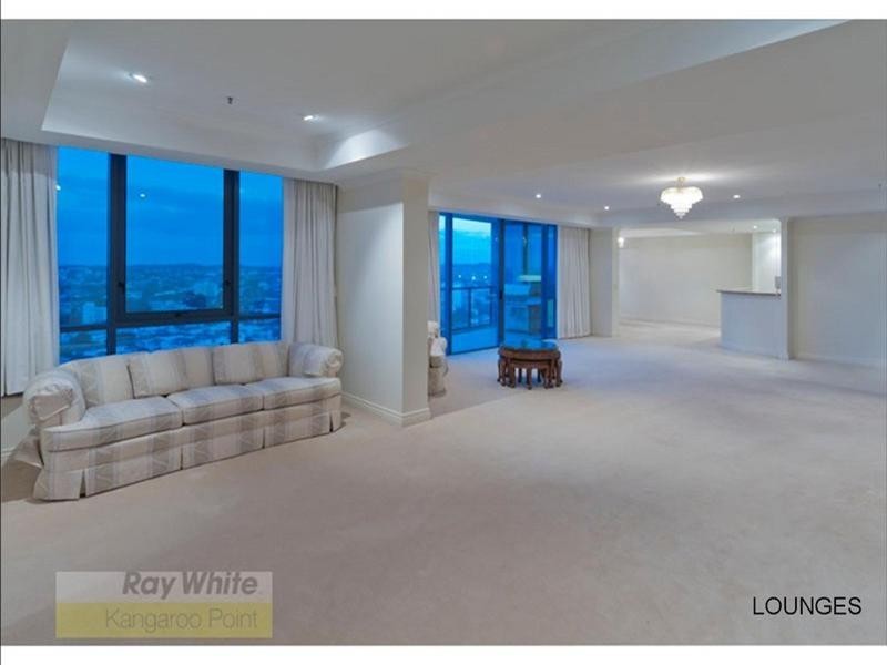 8 Goodwin Street, Kangaroo Point QLD 4169