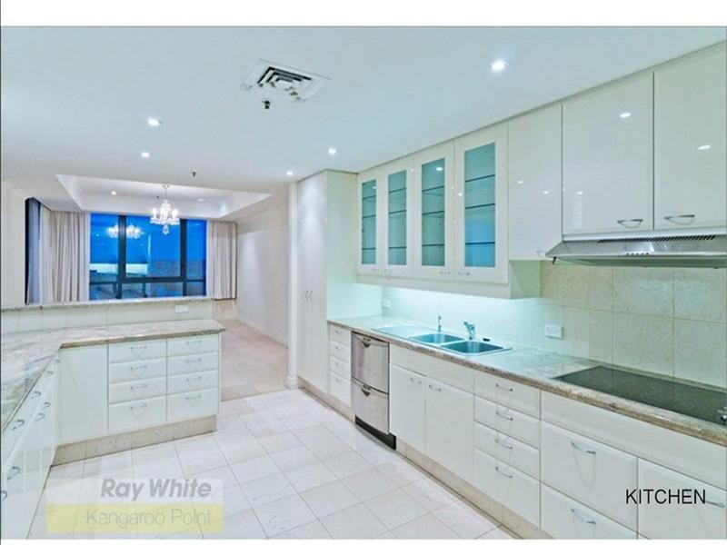 8 Goodwin Street, Kangaroo Point QLD 4169