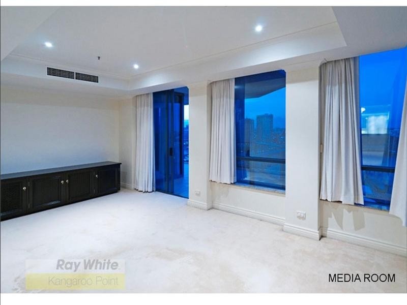 8 Goodwin Street, Kangaroo Point QLD 4169