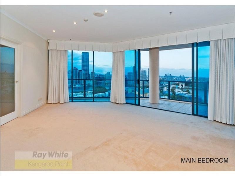 8 Goodwin Street, Kangaroo Point QLD 4169
