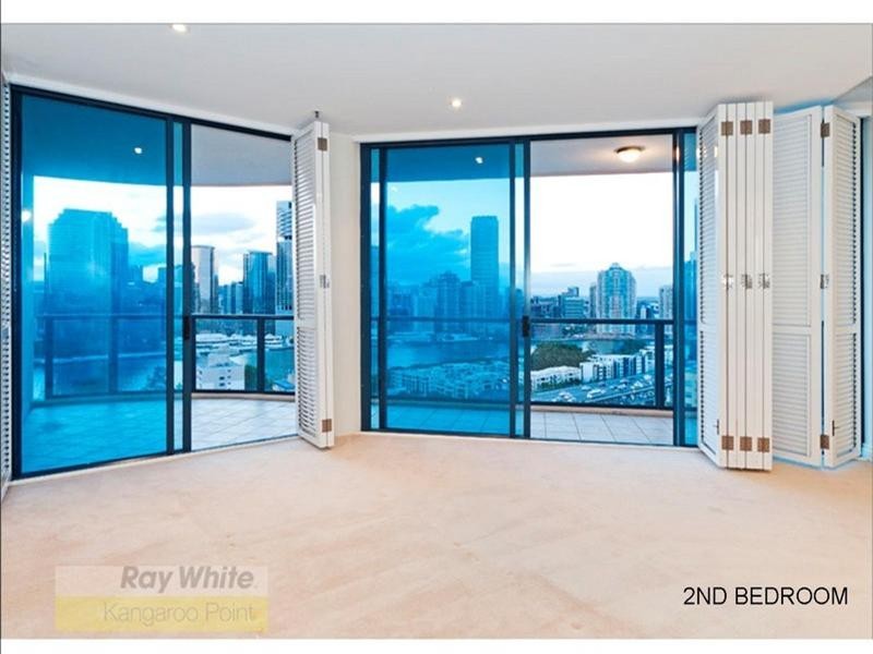 8 Goodwin Street, Kangaroo Point QLD 4169