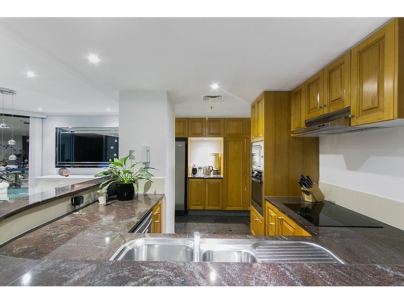 37/2 Goodwin Street, Kangaroo Point QLD 4169