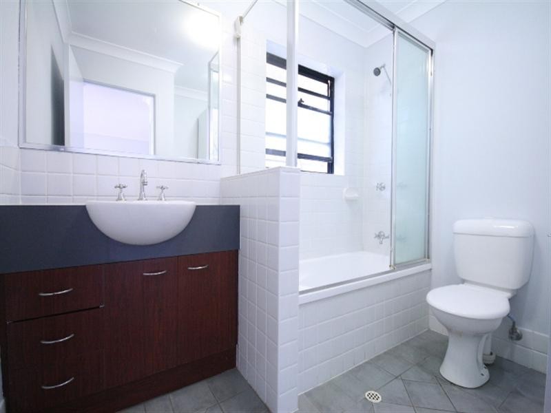 106 Linton Street, Kangaroo Point QLD 4169