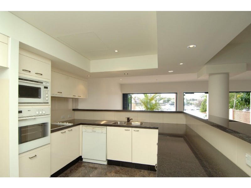 55 Darragh Street, Kangaroo Point QLD 4169