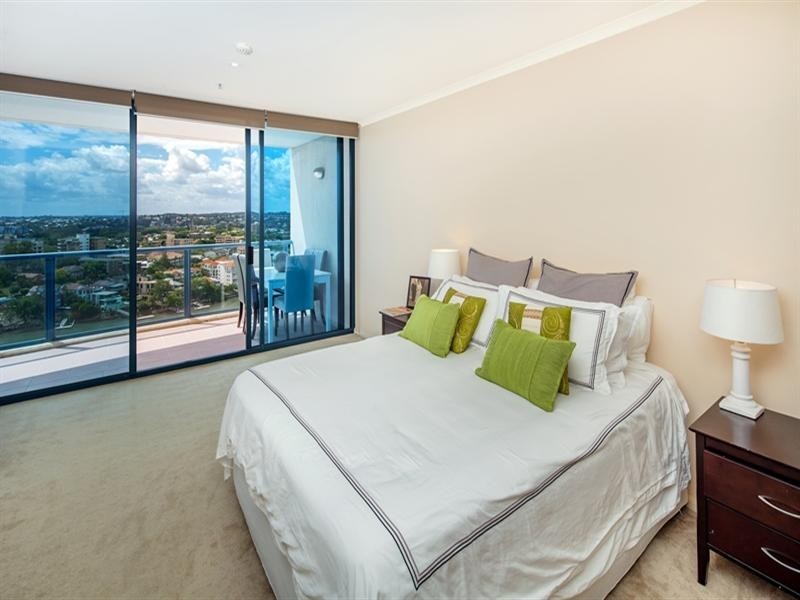 8 Goodwin Street, Kangaroo Point QLD 4169