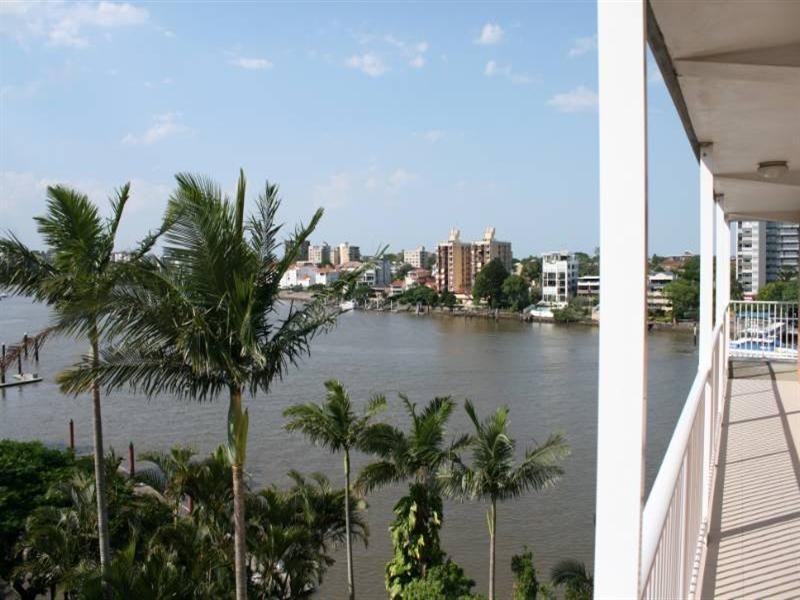 42/64 Thorn Street, Kangaroo Point QLD 4169