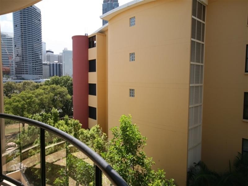 36 MacDonald Street, Kangaroo Point QLD 4169