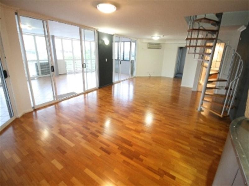 19 O’Connell Street, Kangaroo Point QLD 4169