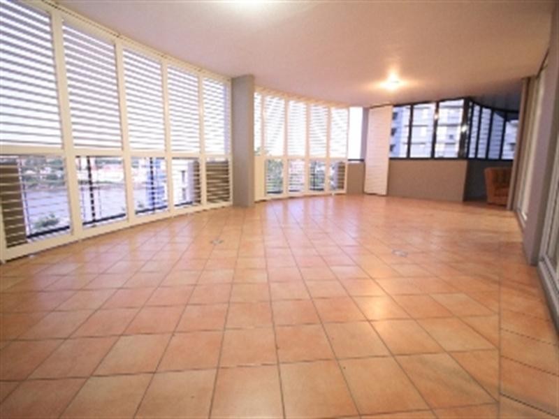 19 O’Connell Street, Kangaroo Point QLD 4169