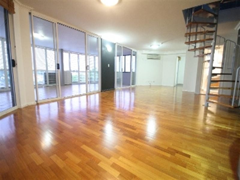 19 O’Connell Street, Kangaroo Point QLD 4169