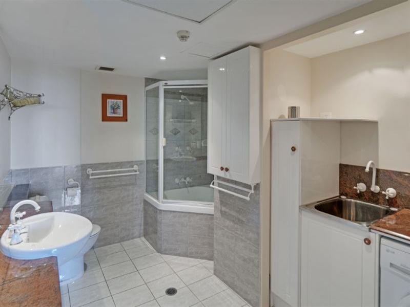 24/10 Park Avenue, Kangaroo Point QLD 4169