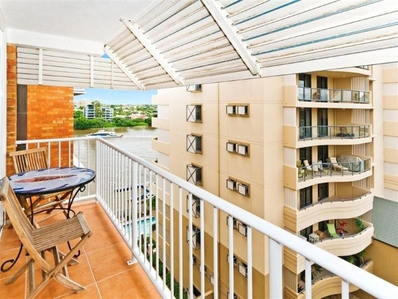 64 Thorn Street, Kangaroo Point QLD 4169