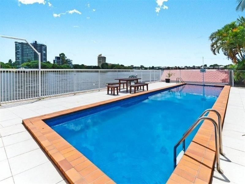 64 Thorn Street, Kangaroo Point QLD 4169