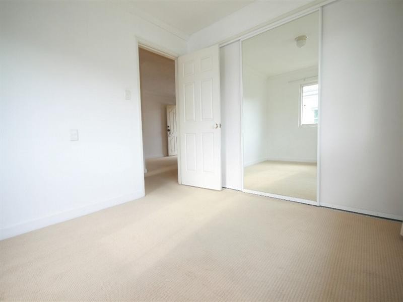 49 Lockerbie Street, Kangaroo Point QLD 4169