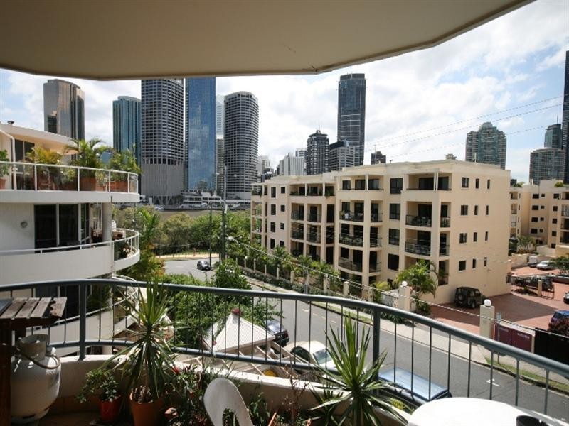 2 Bright Street, Kangaroo Point QLD 4169