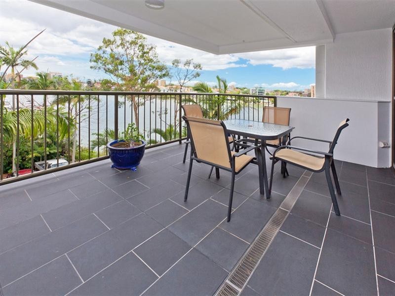 77 Cairns Street, Kangaroo Point QLD 4169