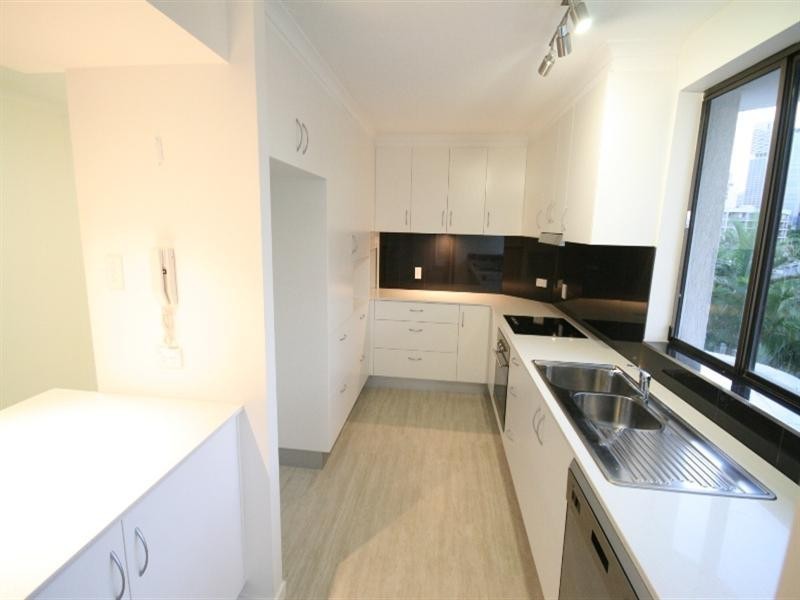 77 Cairns Street, Kangaroo Point QLD 4169