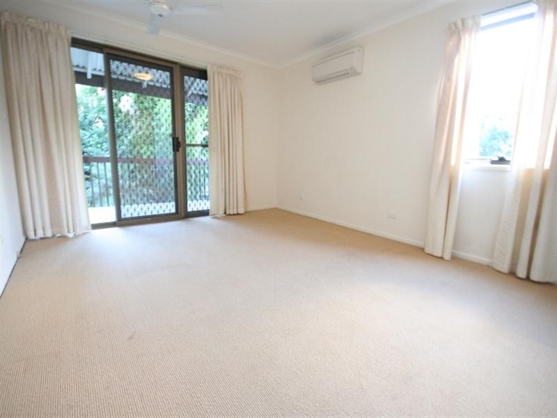 16 Sisley Street, St Lucia QLD 4067