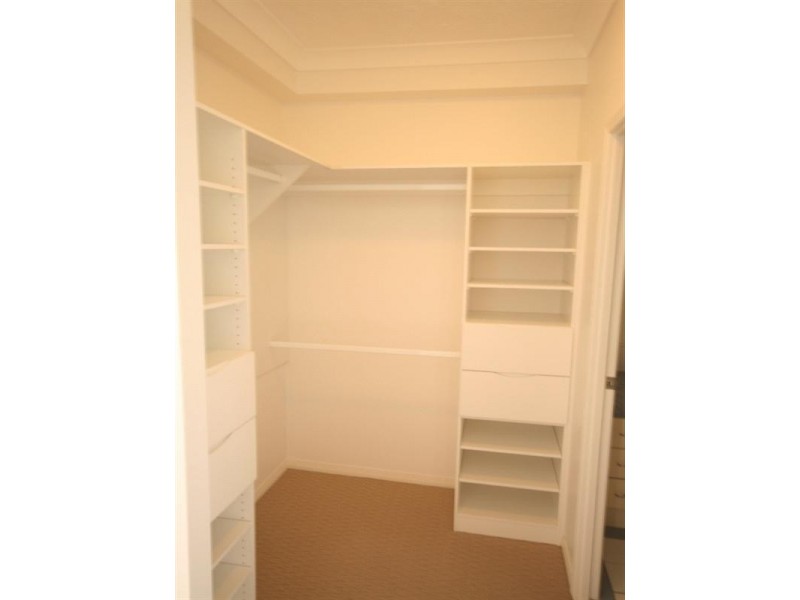 55 Baildon Street, Kangaroo Point QLD 4169