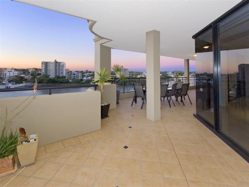 801/241 Wellington Road, East Brisbane QLD 4169