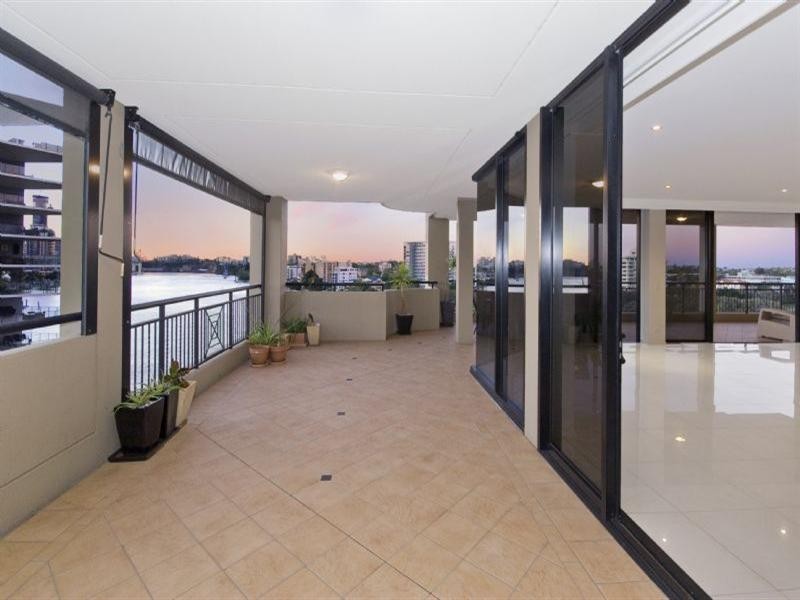 801/241 Wellington Road, East Brisbane QLD 4169