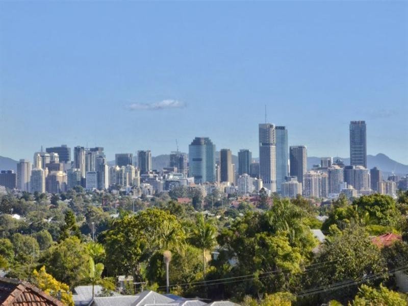 27 Sylvia Street, Camp Hill QLD 4152