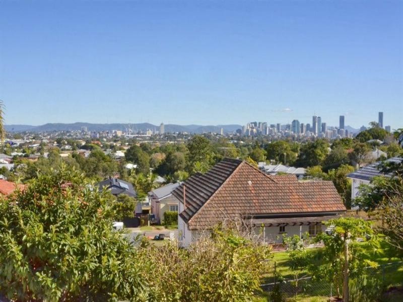 27 Sylvia Street, Camp Hill QLD 4152