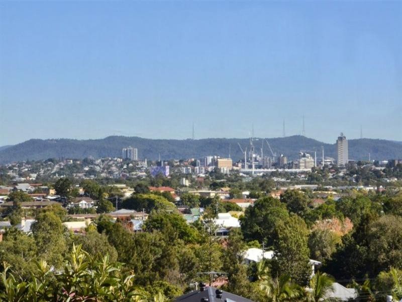 27 Sylvia Street, Camp Hill QLD 4152