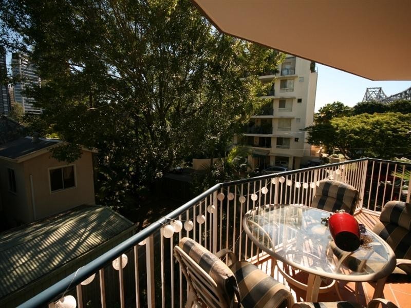 123 Main Street, Kangaroo Point QLD 4169