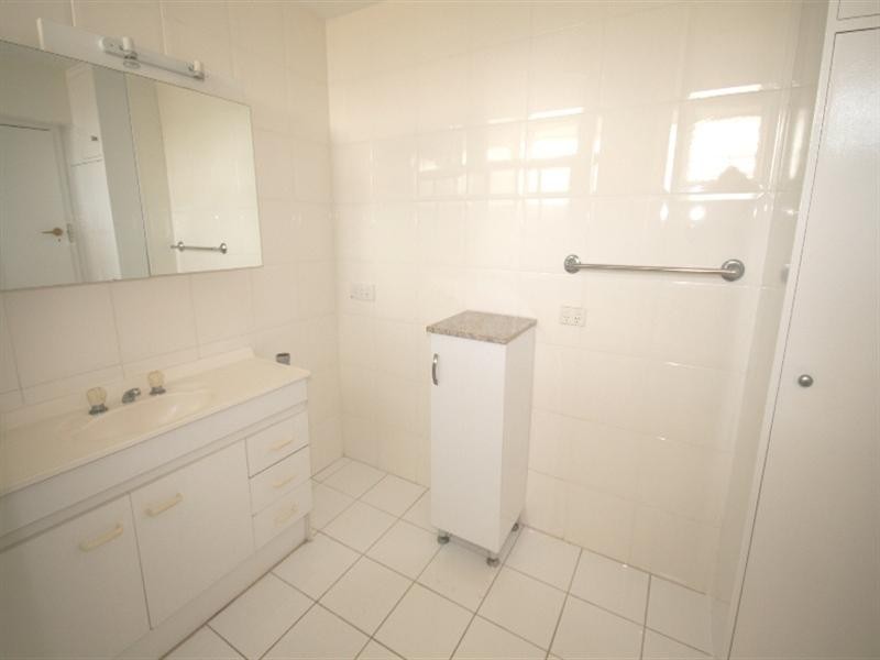 64 Thorn Street, Kangaroo Point QLD 4169