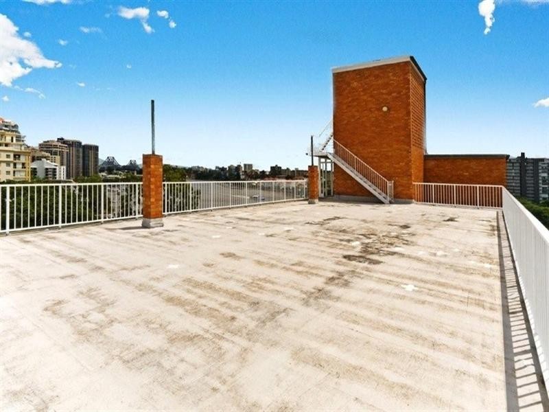 64 Thorn Street, Kangaroo Point QLD 4169