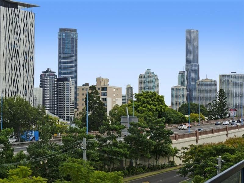 38/45 Deakin Street, Kangaroo Point QLD 4169