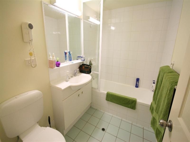 85 Deakin Street, Kangaroo Point QLD 4169