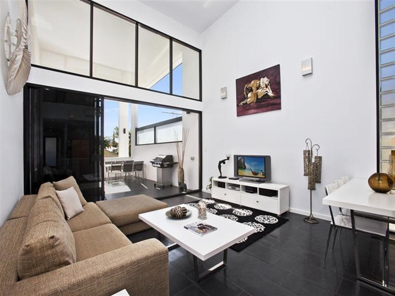 78 Bromley Street, Kangaroo Point QLD 4169