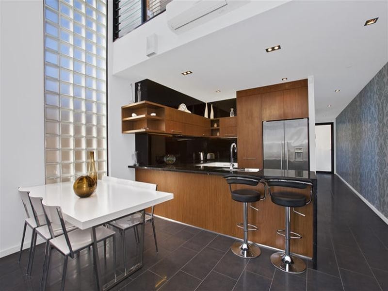 78 Bromley Street, Kangaroo Point QLD 4169